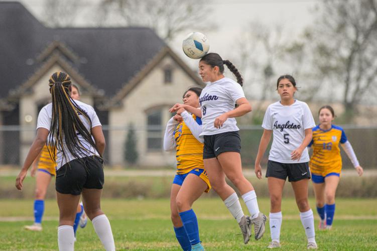 Young Angleton team ends 1st day of Bay City Classic on right foot ...