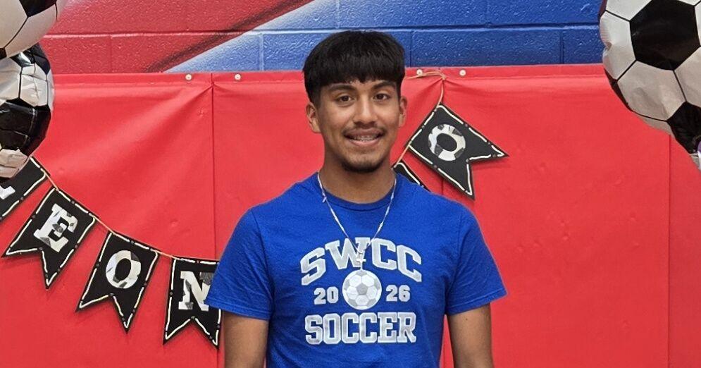Brazosport's Marin eyeing extended soccer career given new opportunity