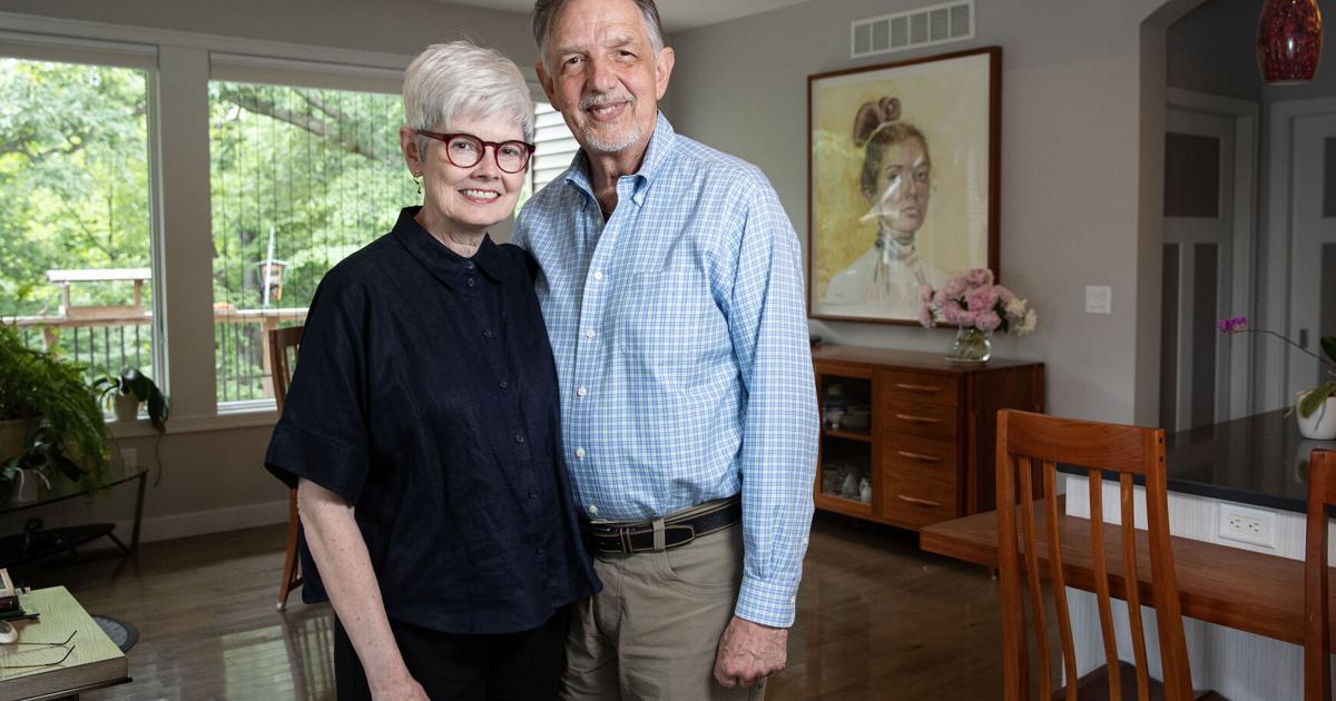 Former UI foundation president donates kidney to husband