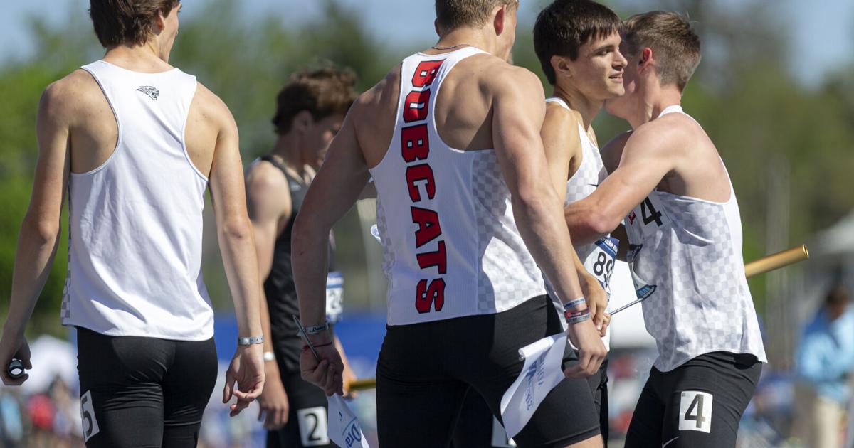 ‘Team guy’ Quentin Nauman anchors Western Dubuque’s DMR to gold