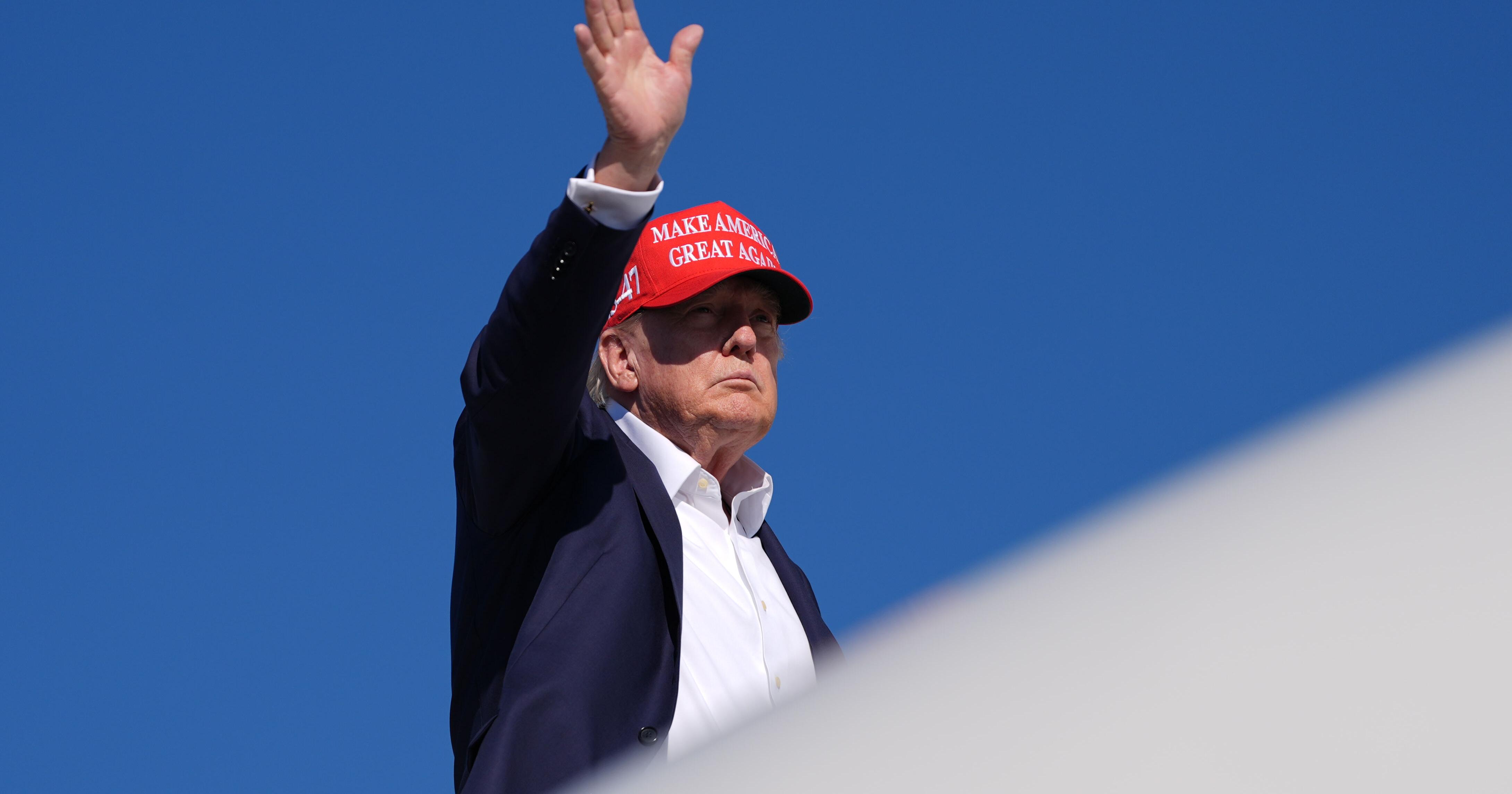 Trump relishes making midterm convention all about himself , even if it may hurt the GOP in November