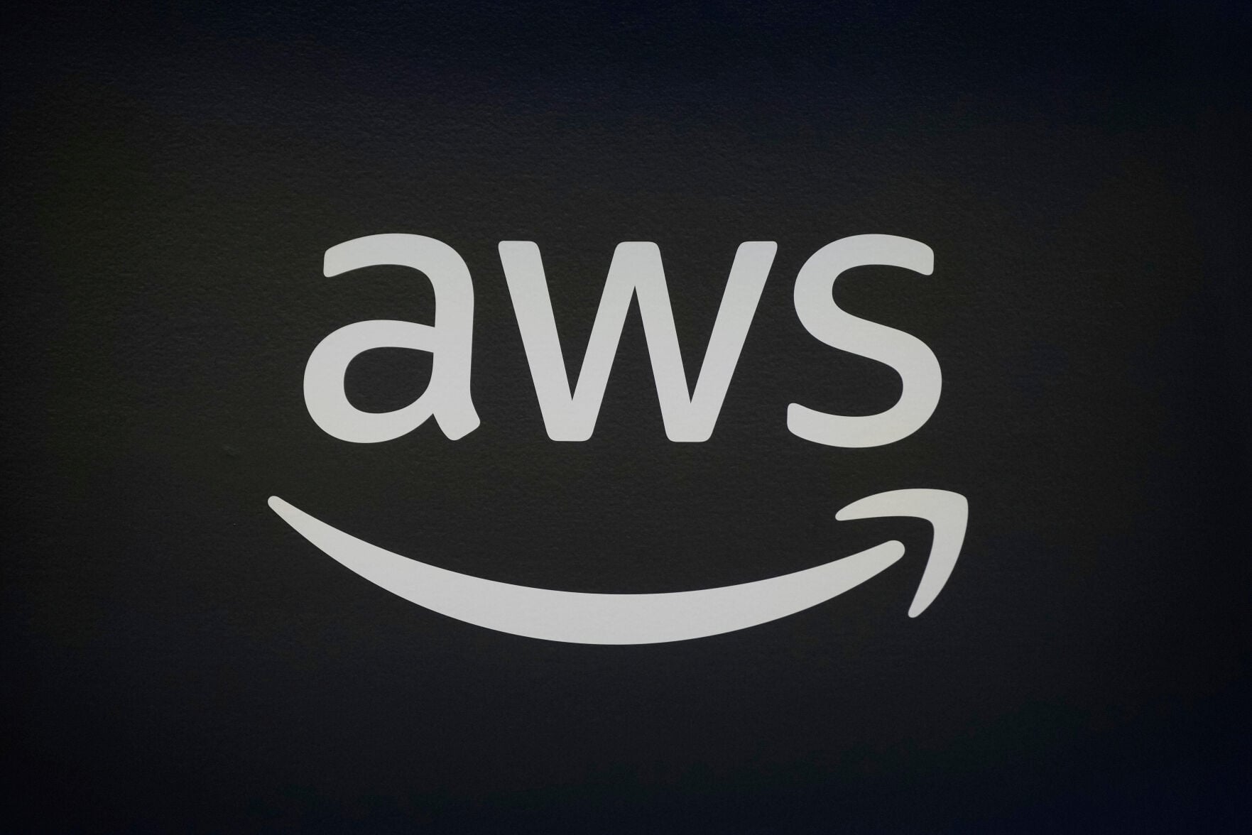 Many Phones Ringing Amazon cloud computing outage disrupts Snapchat, Ring and many other ...