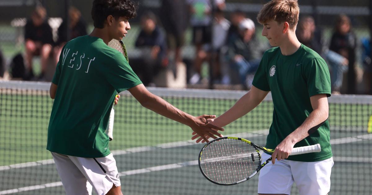 Iowa City West und Cedar Rapids Xavier schicken jeweils fünf Tennisspieler ...