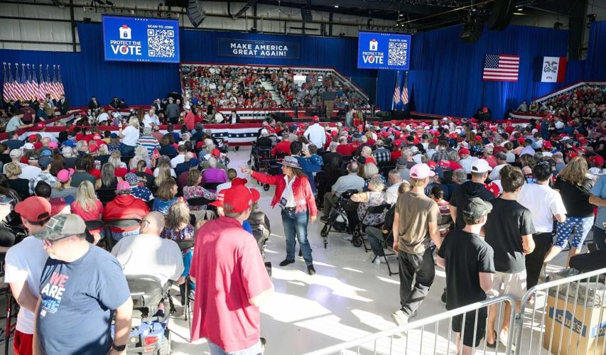 President Trump headlines Sioux City rally