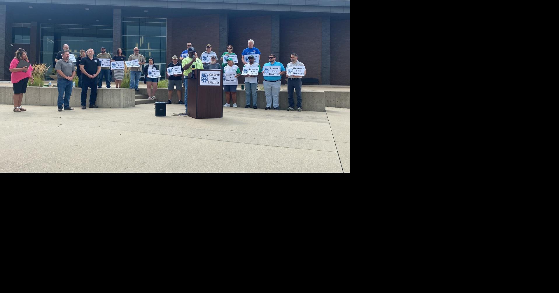 Union leaders call for restoring bargaining rights for Iowa public ...