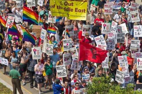 MIDWEST: Thousands demonstrate outside NATO summit in Chicago | Search ...