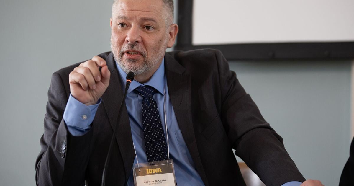 Regents: UI center interim director can’t attend conferences