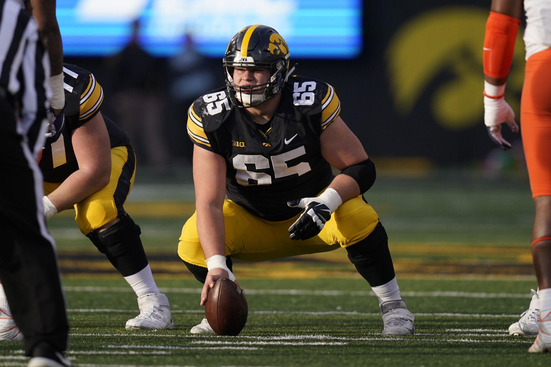 Tyler Linderbaum Tyler Linderbaum named unanimous consensus All-American | Iowa Football ...