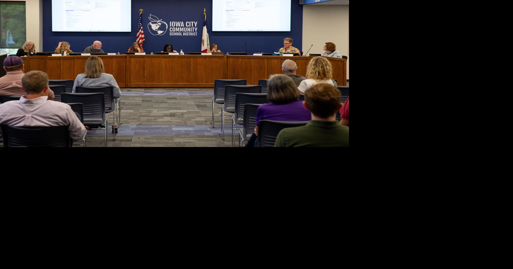 Iowa City school board eyes school closings