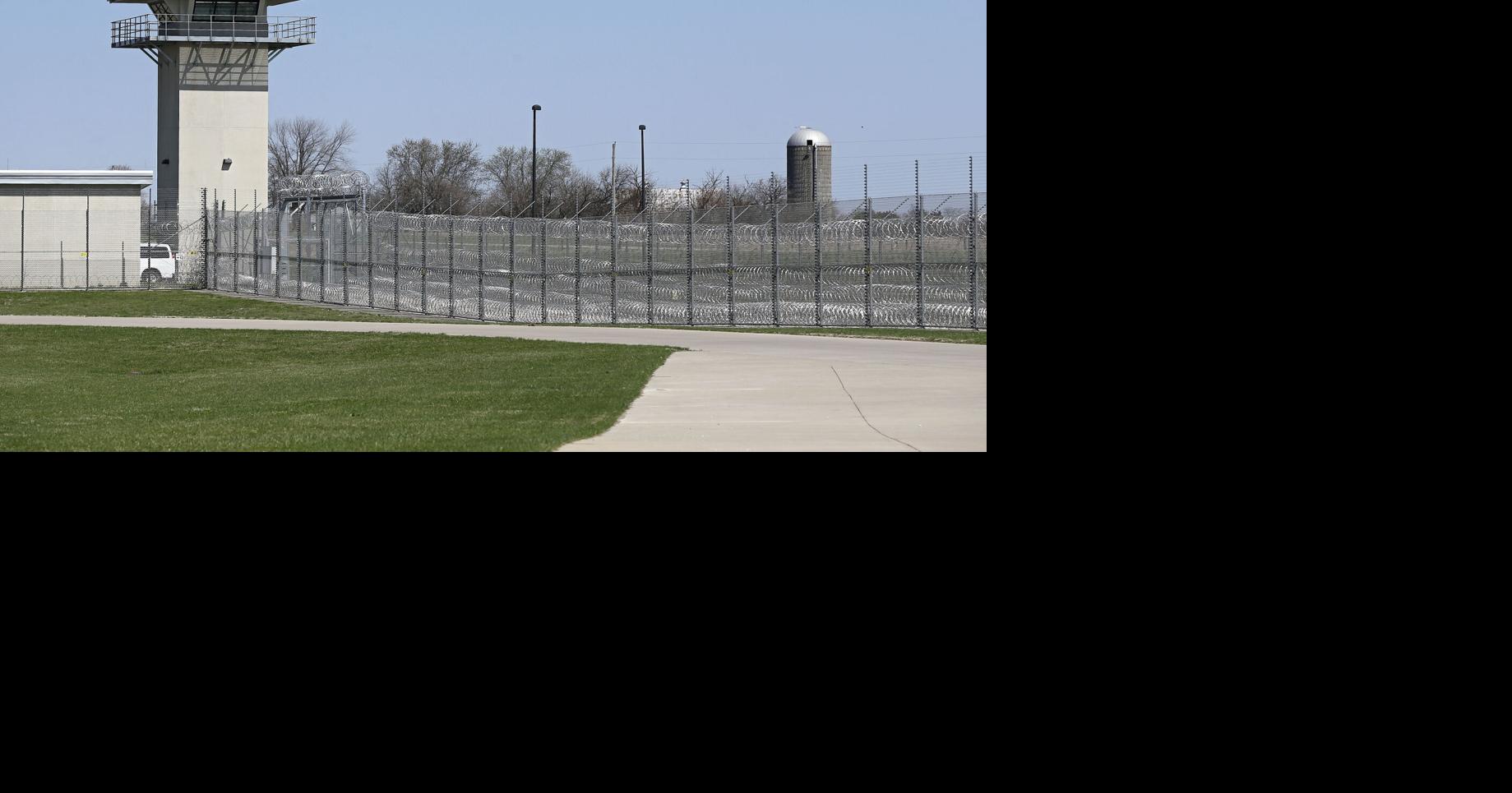 Two Iowa inmates charged with trying to kill two prison employees ...