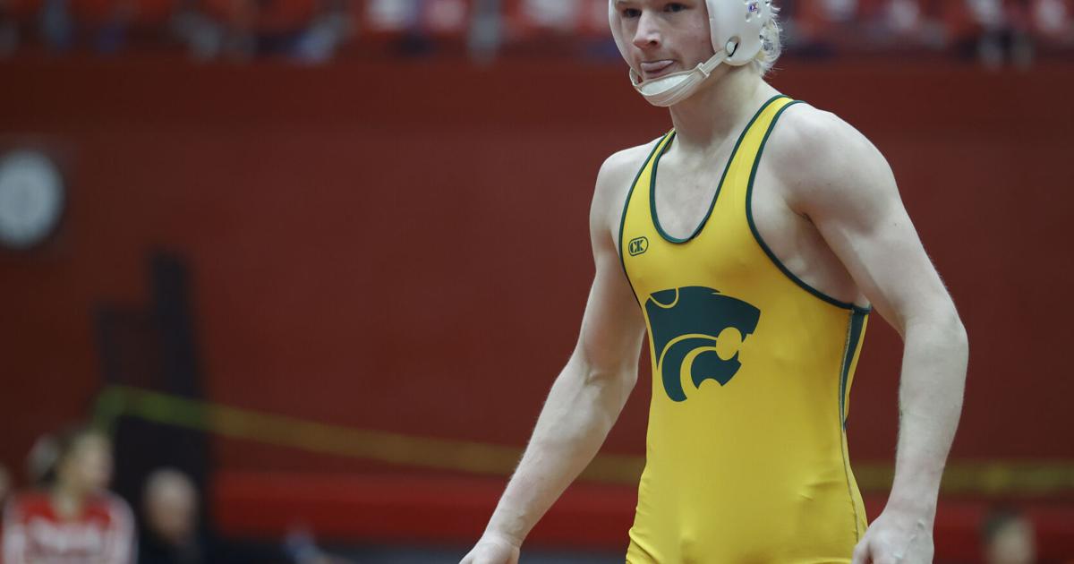 Keandy Rumano Cedar Rapids Kennedyâs Aidyn Roman claims district title, returns to ...