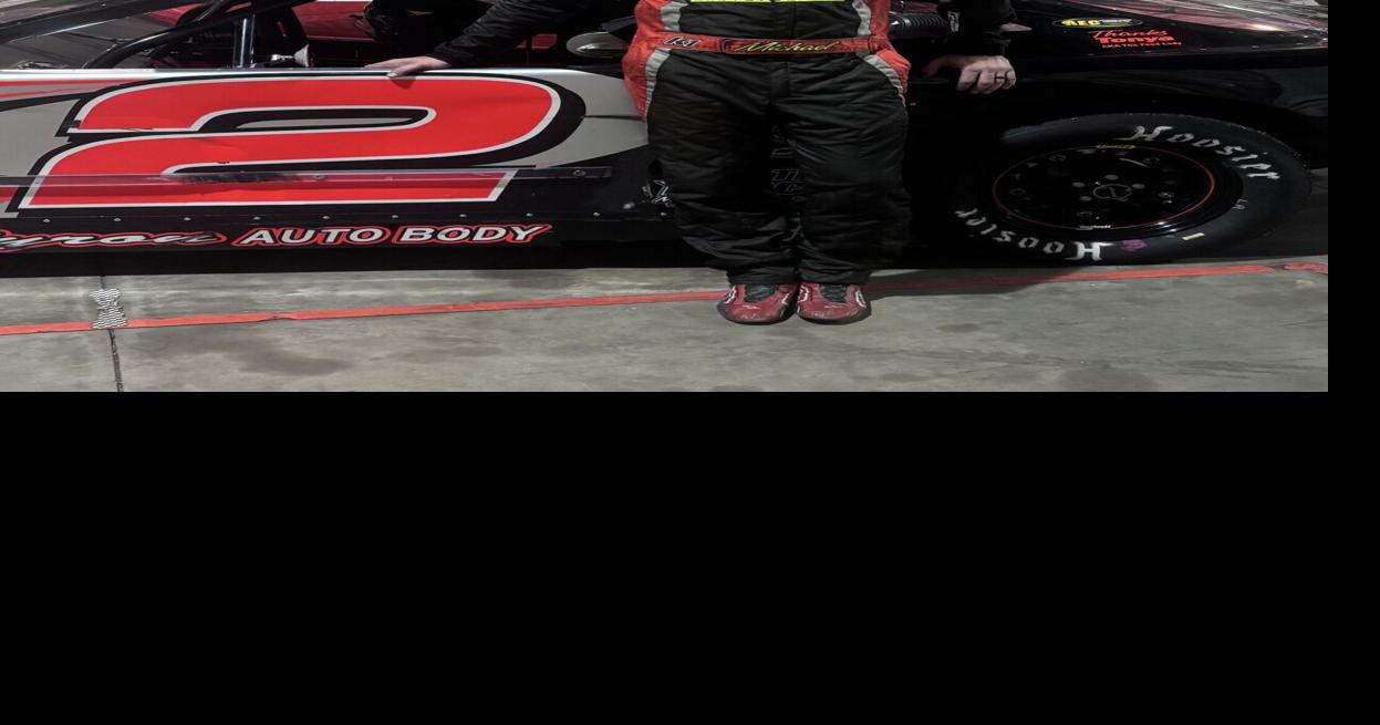 Record-setting driver Michael Bilderback wins Big 8 at Hawkeye Downs