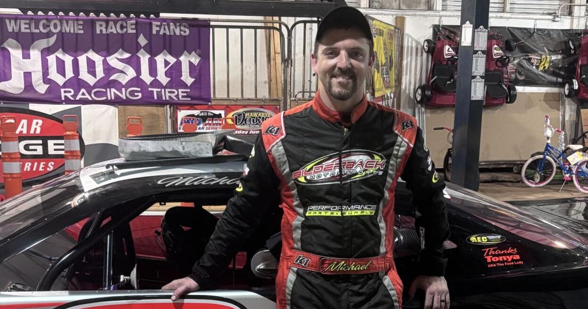Record-setting driver Michael Bilderback wins Big 8 at Hawkeye Downs