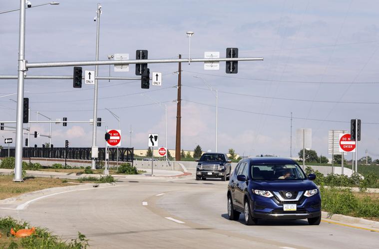 How to navigate a diverging diamond interchange | News | thegazette.com