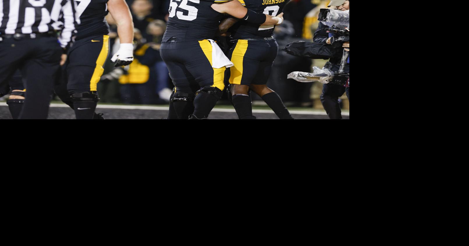 Iowa center Logan Jones to return for sixth season in 2025 | Iowa ...
