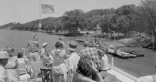 Time Machine: Party boat
