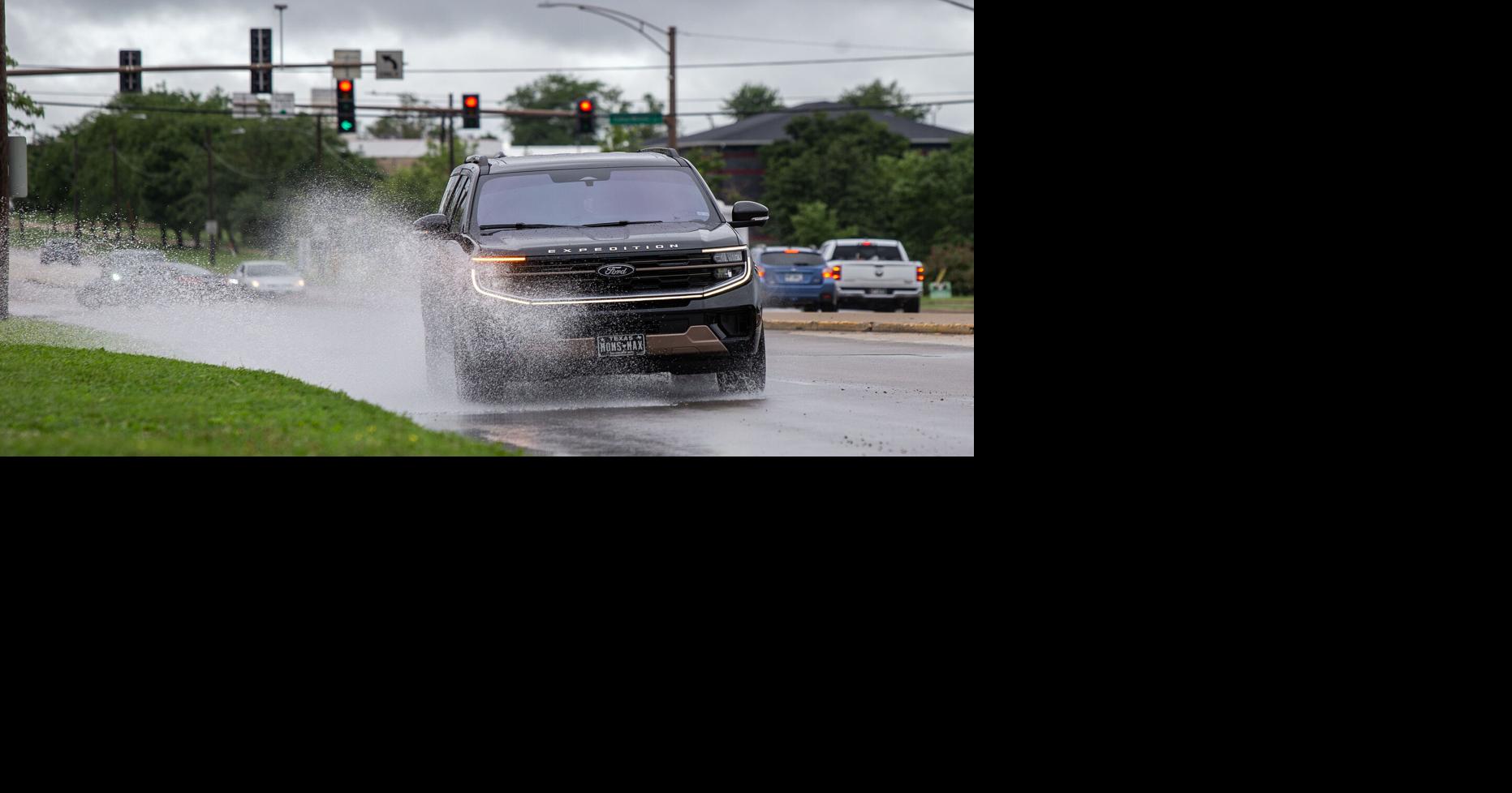 Cedar Rapids, Iowa City cleaning flooded basements, downed branches after storms