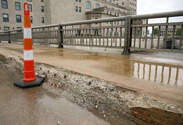 Busy First Avenue Bridge in Cedar Rapids to get major repairs | News ...