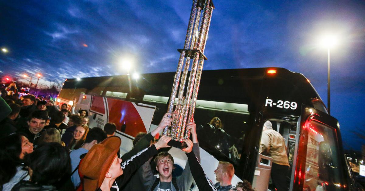 Pushing Performance Linn-Mar show choir wins nationals with boundary-pushing performance ...
