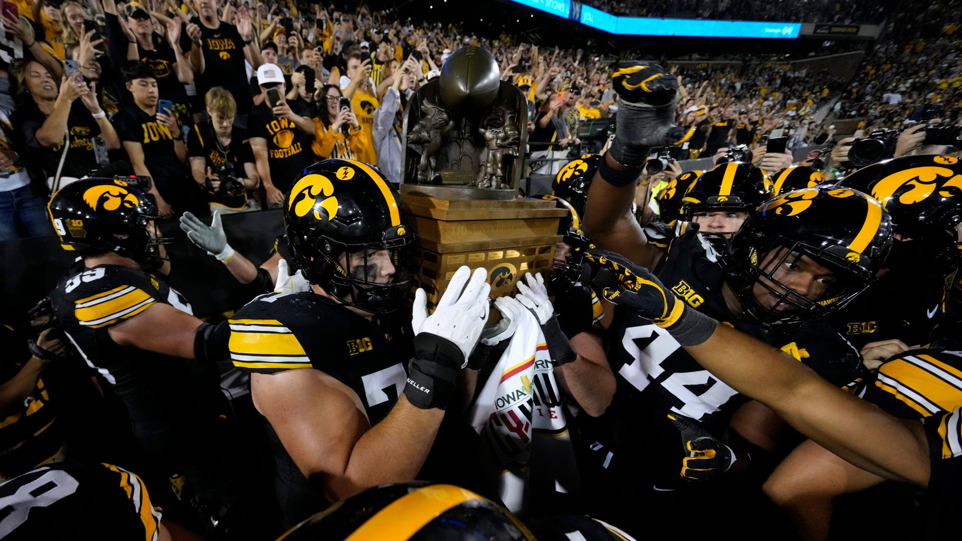 The Tom Moore mantra that has fueled Iowa football | Iowa Football ...
