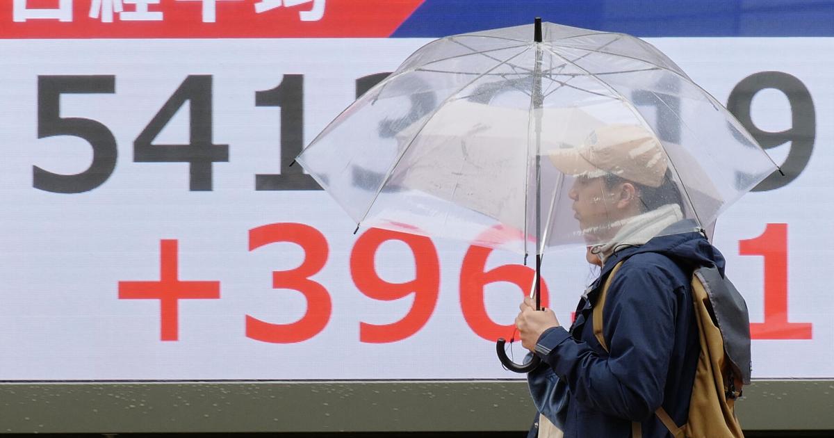 Нефть выросла на 7%, а мировые акции упали после того, как Трамп заявил, что США нанесут сильный удар по Ирану и «завершит работу»