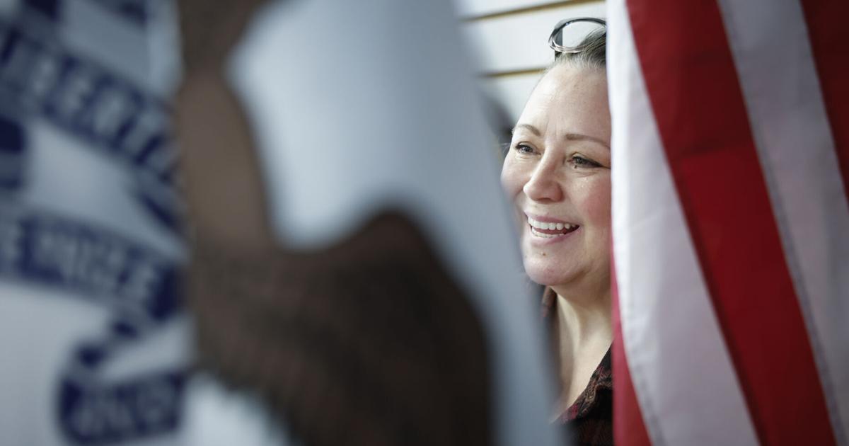 Democrats look for foothold in Iowa midterm elections