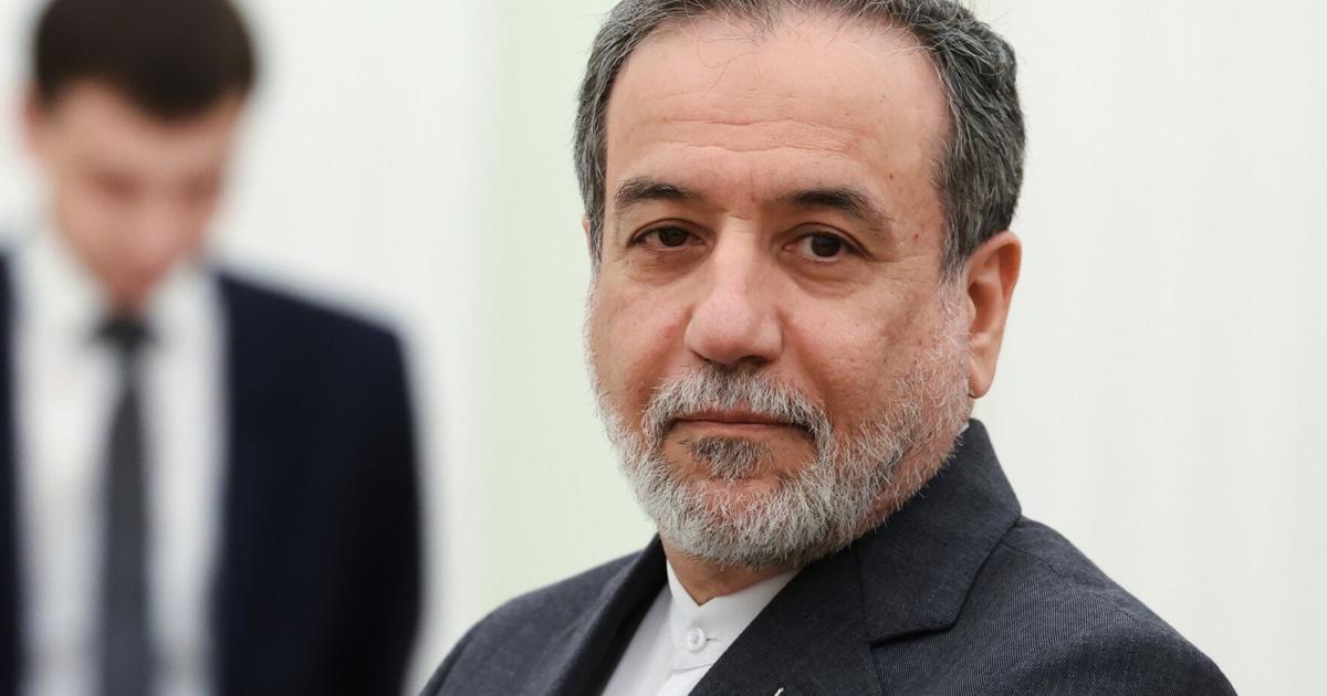 Iran Menawarkan untuk Membuka Kembali Selat Hormuz Jika AS Mengangkat Blokade dan Perang Berakhir, Kata Pejabat