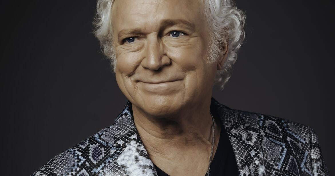 Country singer T. Graham Brown co-headlines Riverside Casino & Golf Resort with Lorrie Morgan