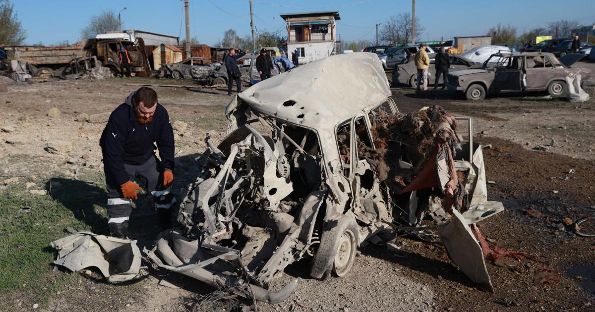 यूक्रेन के ज़ेलेंस्की सहयोगियों के साथ अधिक हथियार सौदे कर रहे हैं