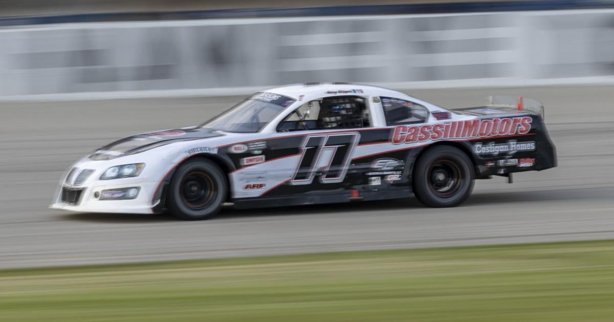 Several classes with ‘tight’ races in Hawkeye Downs weekly series