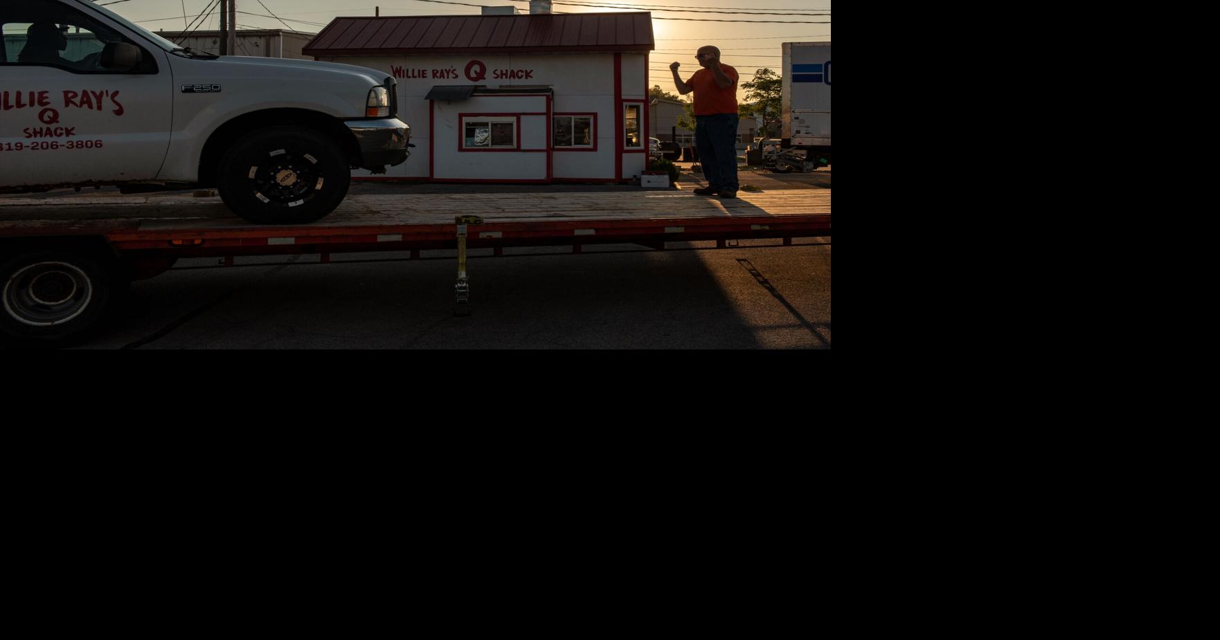 Willie Ray Fairley packs up the Q Shack to feed Kentucky tornado ...
