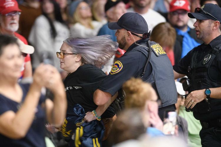 President Trump headlines Sioux City rally