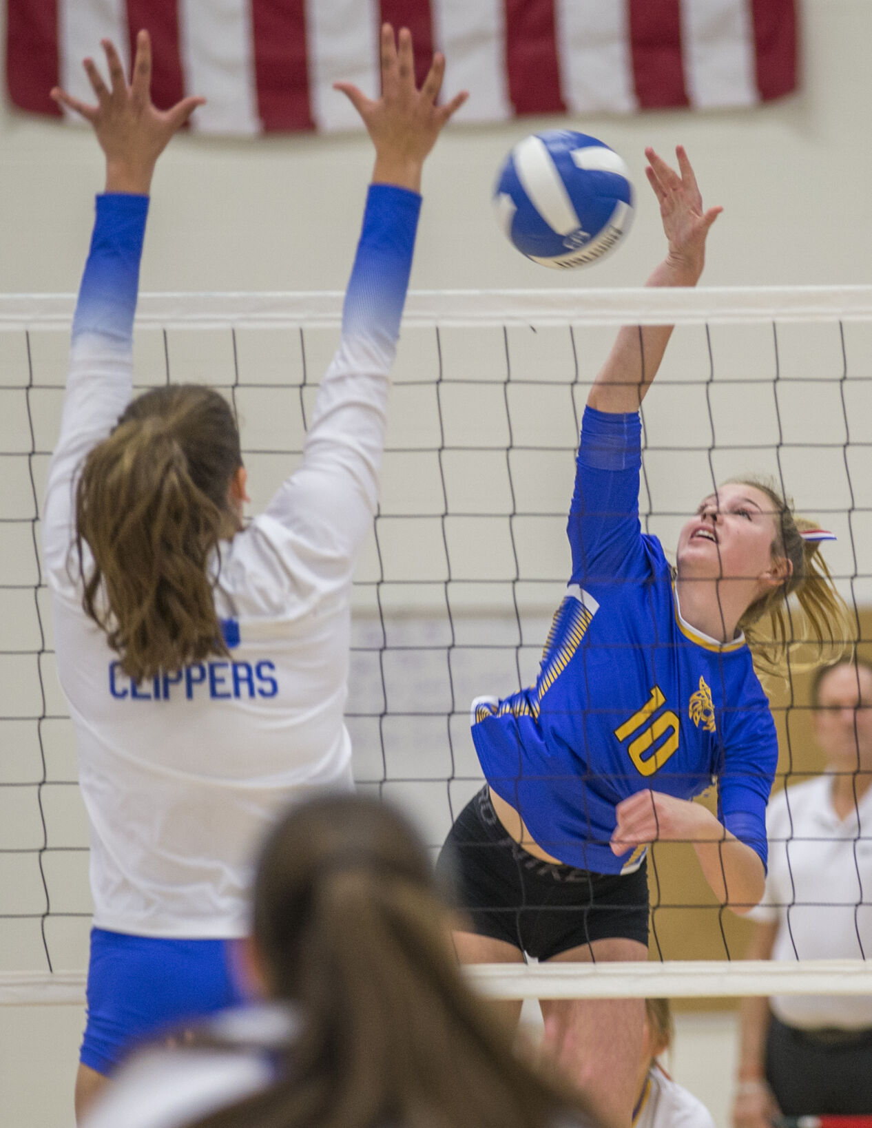 Monday’s best 5 area Iowa high school volleyball regional matches to