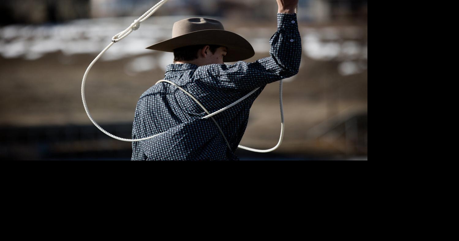 Contestants enjoy wintertime rodeo at Jeffco Fairgrounds | Archives ...