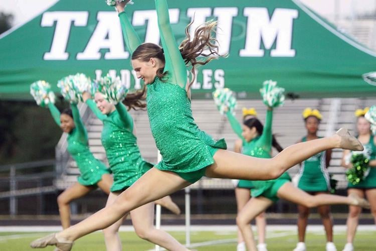 Meet the 2023 Eagles Cheerleaders!