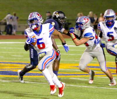 Football Henderson Scores 22 Points In Second Quarter To Run Away
