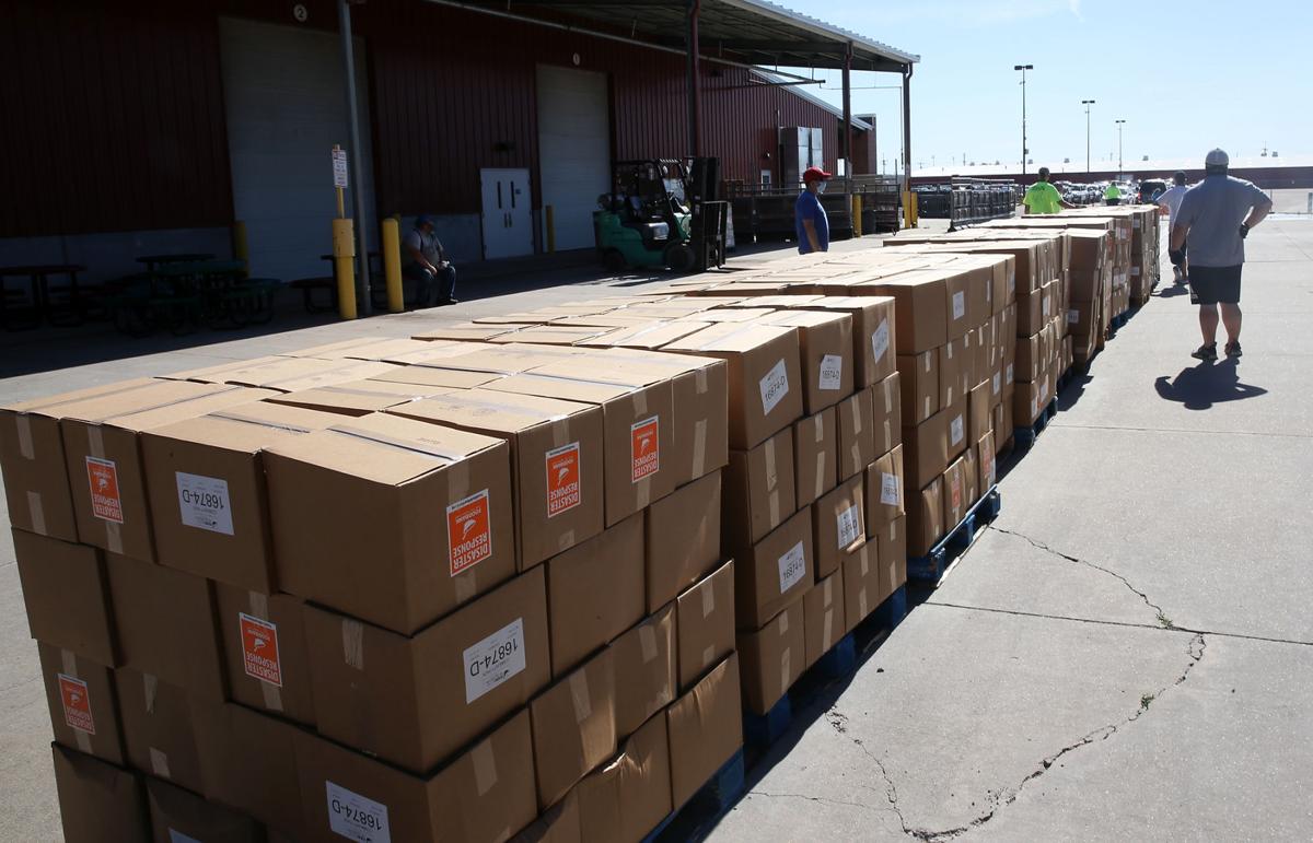 061320_foodbank3_ep.jpg
