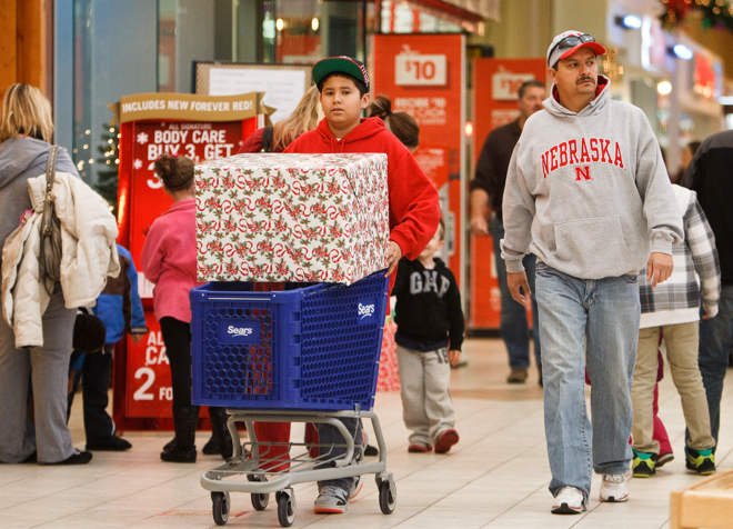 Last-minute Shoppers Flock To G.I. Stores