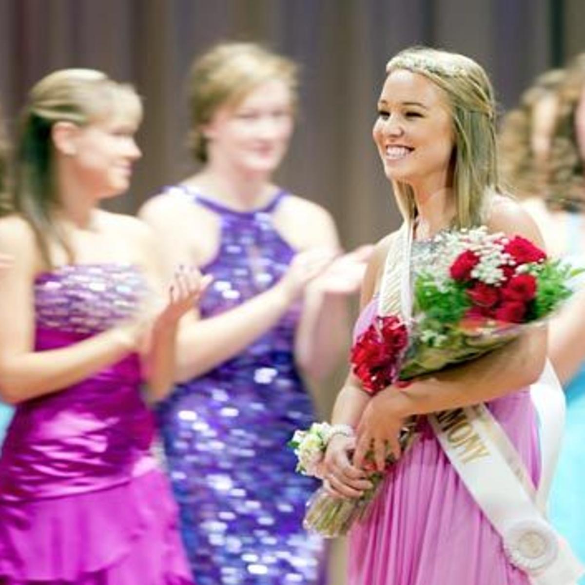 Faber Crowned Miss Harvest Of Harmony Grand Island Local News Theindependent Com Harvest Of Harmony 2022 Schedule