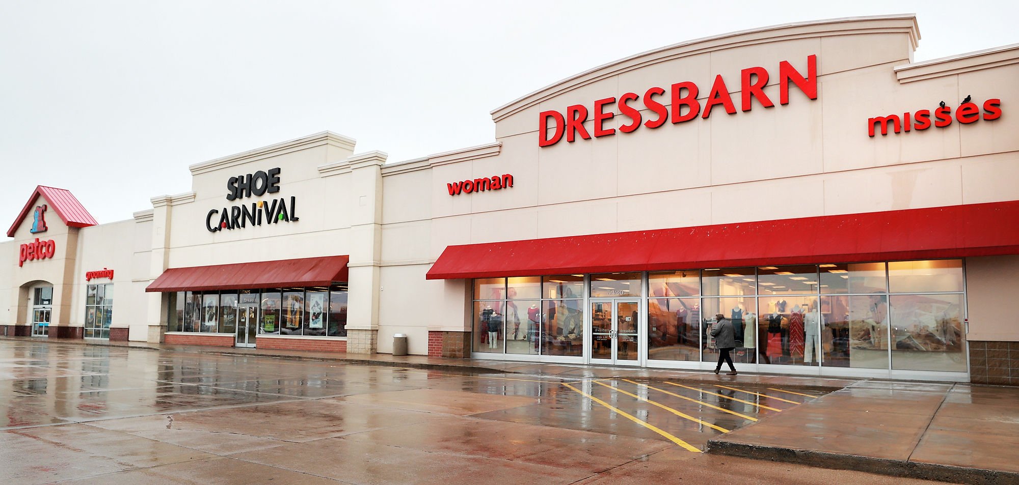 Dressbarn to close all its stores 