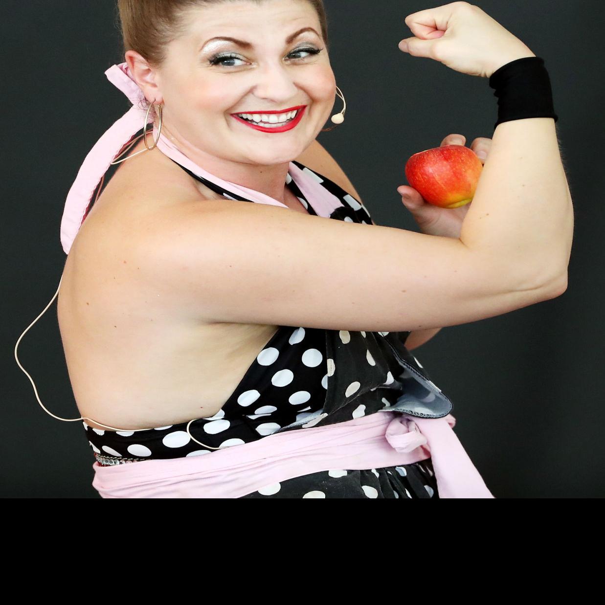 Mama Lou S Show Combines Playfulness With Power Nebraska State Fair News Theindependent Com