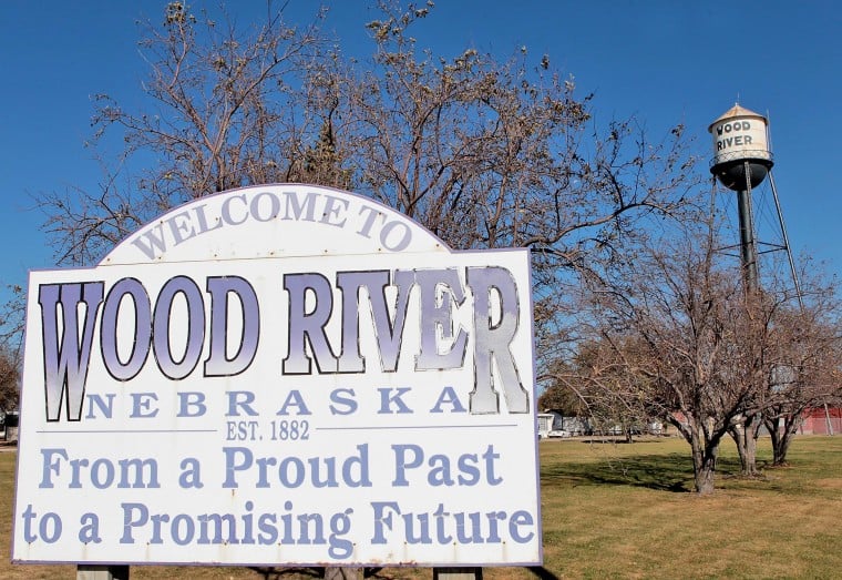 Wood River water tower at end of useful life