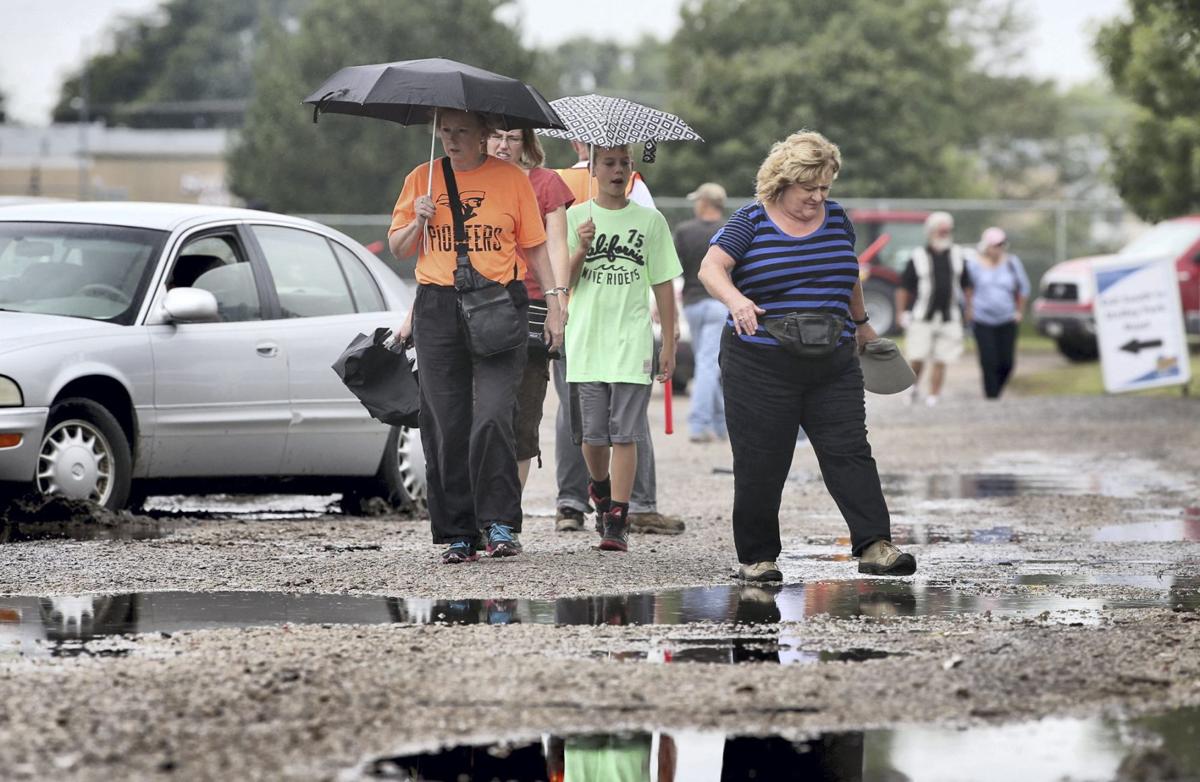 Rain May Greet Thomas Rhett Concertgoers On Friday Night