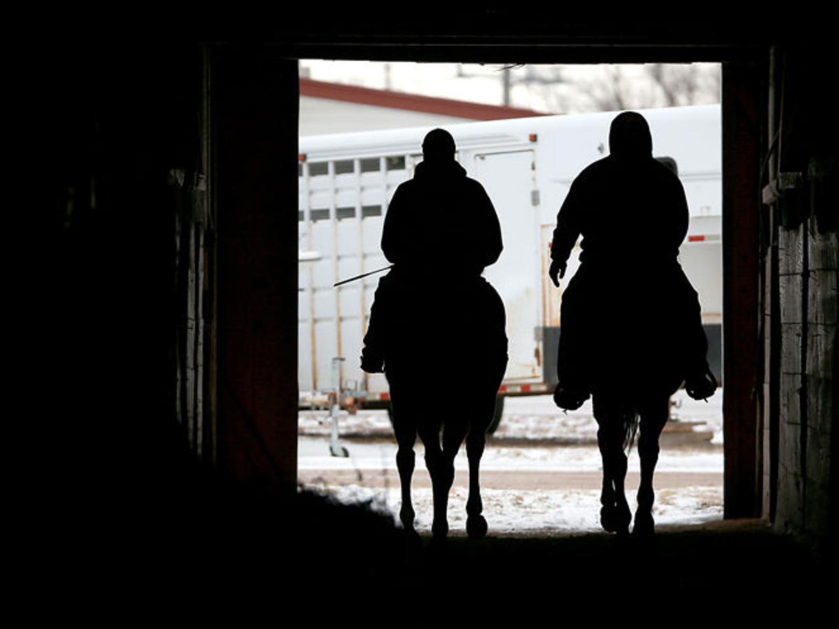 Officials Came Together Quickly To Get Racing Going Again At Fonner Park Fonner Park Theindependent Com