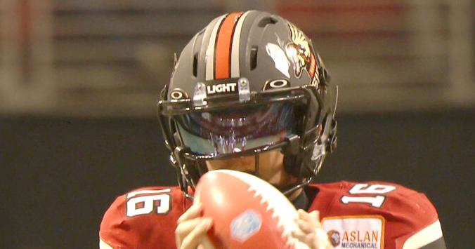 Lowe, defense helps Siege start 3-0