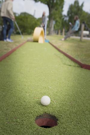 Big Brothers Big Sisters celebrates 10 years of the Big Putt Tour