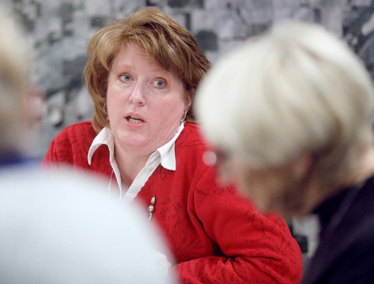 Training session teaches people how to register people to vote