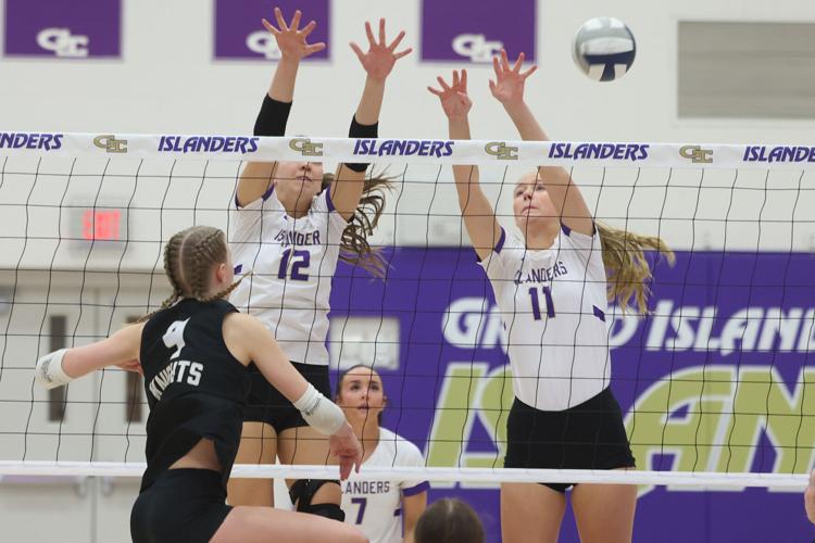 Coaches reuinite in Senior High's 3-set loss to Lincoln Southeast