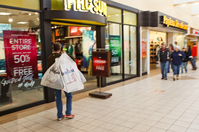 Last-minute Shoppers Flock To G.I. Stores