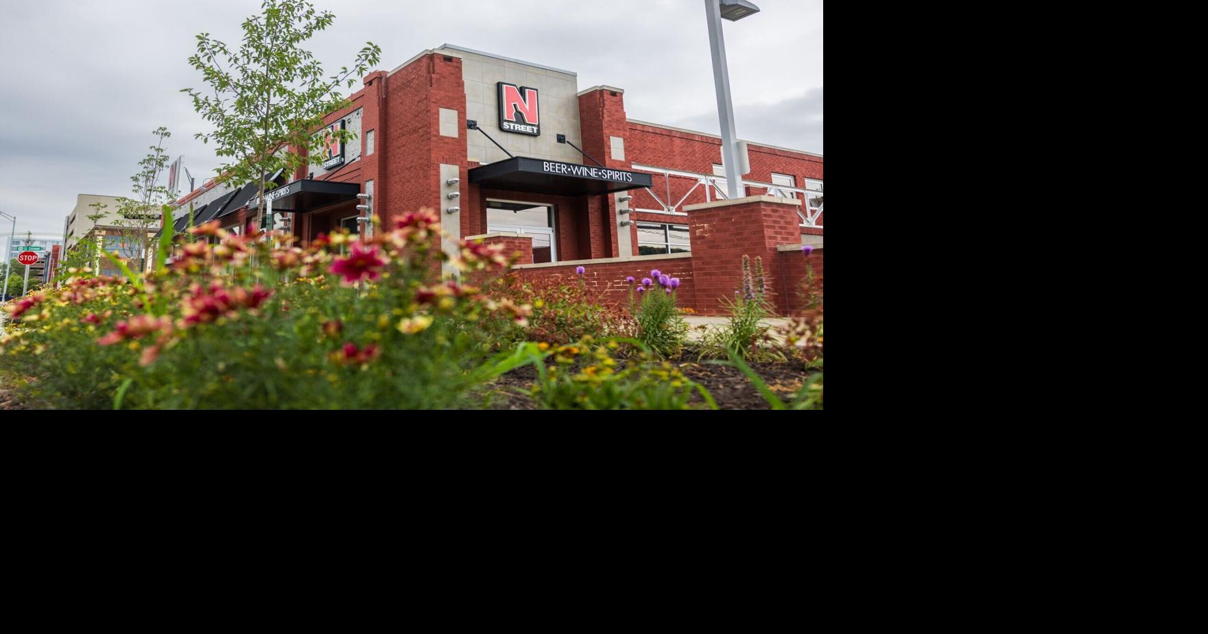 Longtime downtown Lincoln liquor store set to close